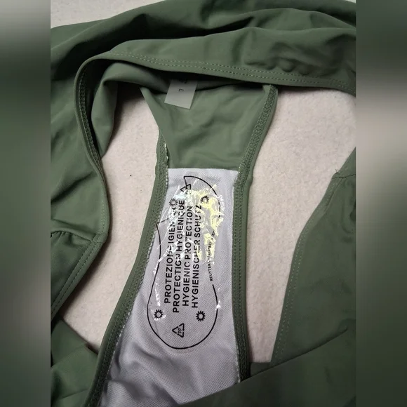 Olive Green Women's Two-Piece Swim Set - Padded Underwire Bikini - Picture 3 of 6